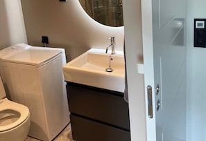 Douche, serviettes fournies
