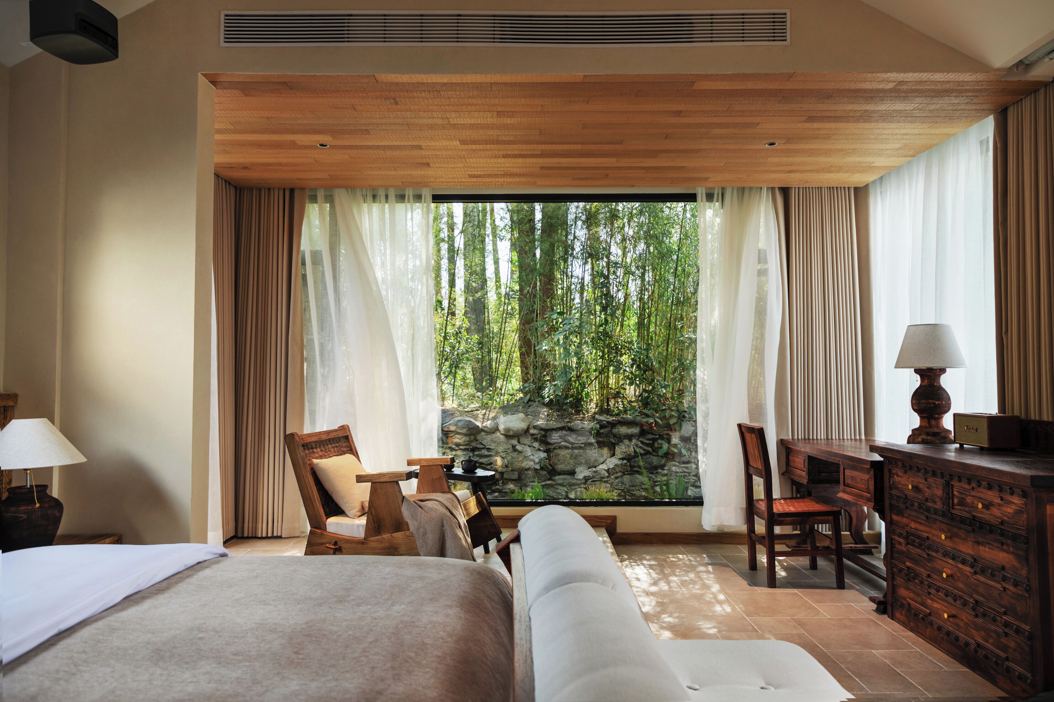 Premier Double Room | Down comforters, minibar, blackout drapes, iron/ironing board