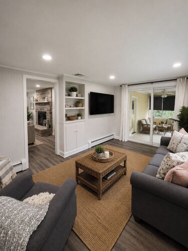 NEW! Summer Escape - Sleeps 8! Avondale Preserve!