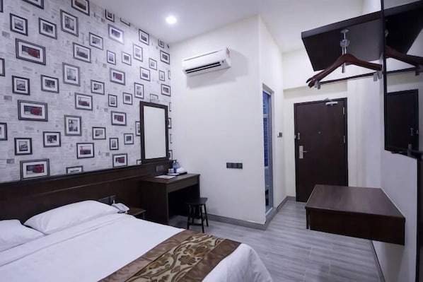 Room - Islander Lodge by LWE (George Town)