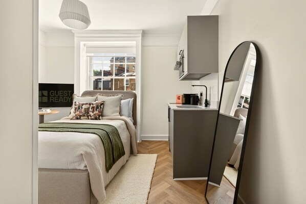 Internet, bed sheets - Cozy Double Room near King's Cross (London)