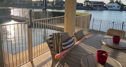 Beach House on the Gold Coast Canal - Room 3