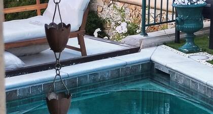 Stunning Malibu 7 Bedroom Mansion/Castle/Swimming Pool