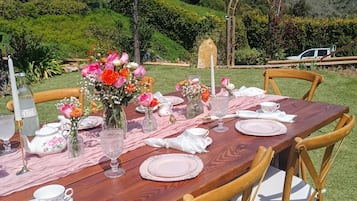 Outdoor dining
