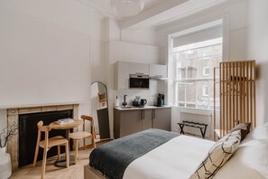 Room - Comfortable Double Room near Euston (London)