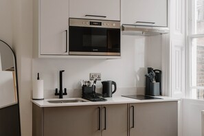 Private kitchen - Comfortable Double Room near Euston (London)