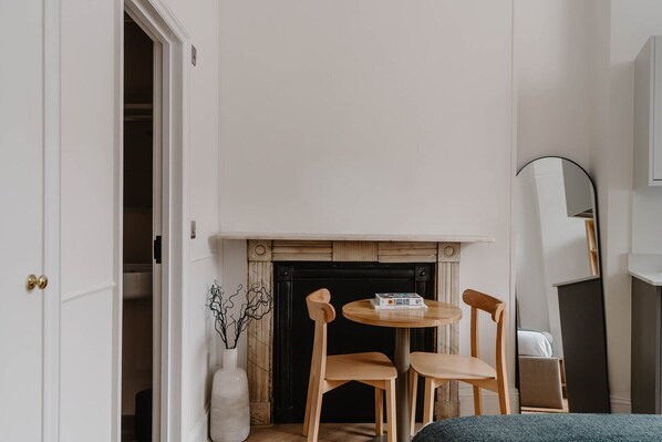 Interior - Comfortable Double Room near Euston (London)