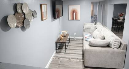 Cozy apartment in amazing East Orange with AC and minutes from NYC