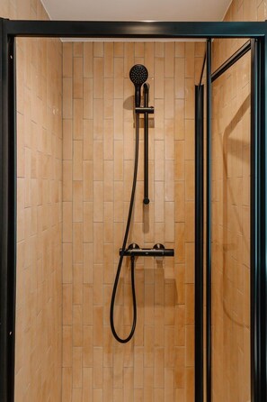 Bathroom - Charming Double Studio Retreat (London)