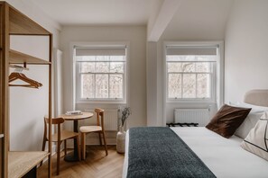 Room - Charming Double Studio Retreat (London)