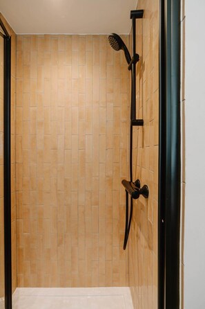 Bathroom - Bright Double Room near Euston (London)