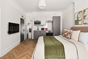Internet, bed sheets - Quiet Double En-Suite in WC1 (London)