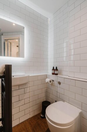 Bathroom - Quiet Double En-Suite in WC1 (London)