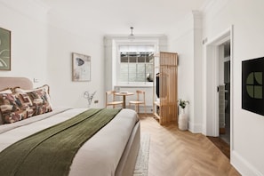 Internet, bed sheets - Quiet Double En-Suite in WC1 (London)