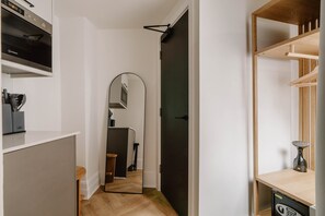 Interior - Comfortable Single Room in Bloomsbury (London)