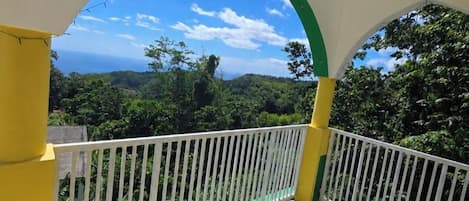 Apartment, 2 Bedrooms, Pets Allowed, Partial Ocean View