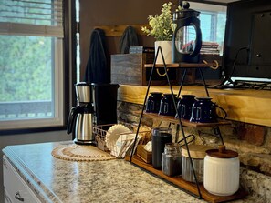 Interior - The Perch Point Studio- Peaceful getaway in Florrisant (Florissant)