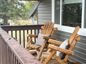 Property grounds - The Perch Point Studio- Peaceful getaway in Florrisant (Florissant)