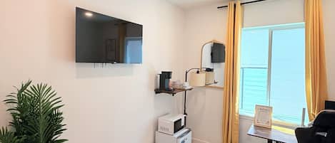 1 habitación, tabla de planchar con plancha, wifi y ropa de cama