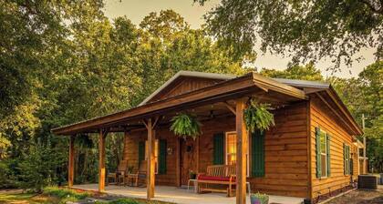 Relax and unwind near Lake Marion - 2-bedroom 1.5 bath cabin getaway.