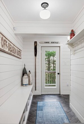 1 bedroom - Stunning Oceanfront Home With Private Water Access (Head Of Saint Margarets Bay)