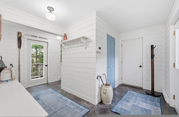 House | 1 bedroom - Stunning Oceanfront Home With Private Water Access (Head Of Saint Margarets Bay)