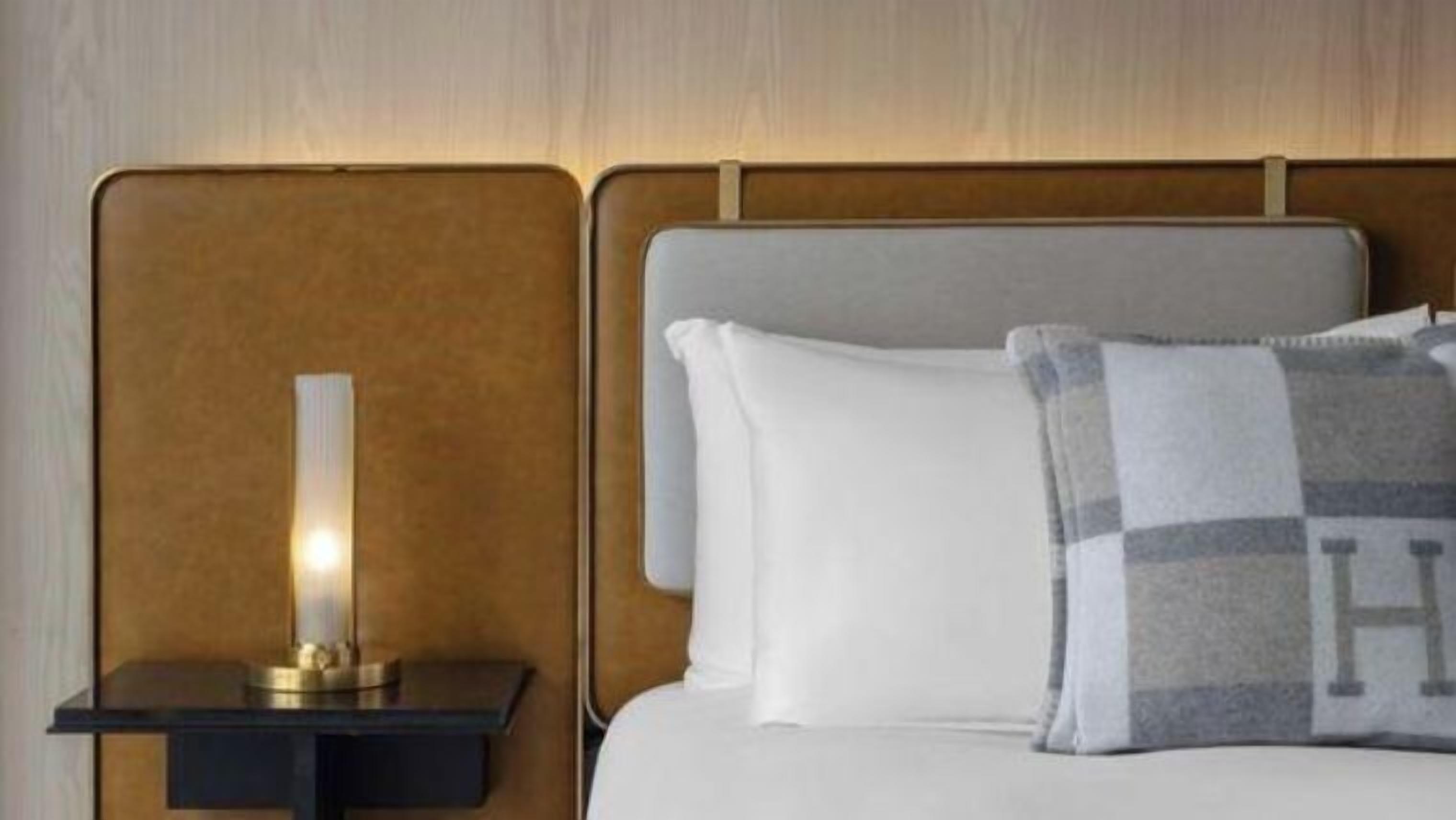 Suite, 1 King Bed (Harris)