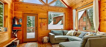 Woodlake Retreats Cozy Cabin + decks and firepit
