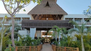 Ngoại thất