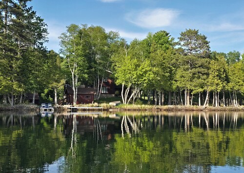 Private Architectural Waterfront Lodge on Eagles Nest #2