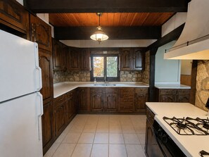 Private kitchen - Private Architectural Waterfront Lodge on Eagles Nest #2 (Ely)