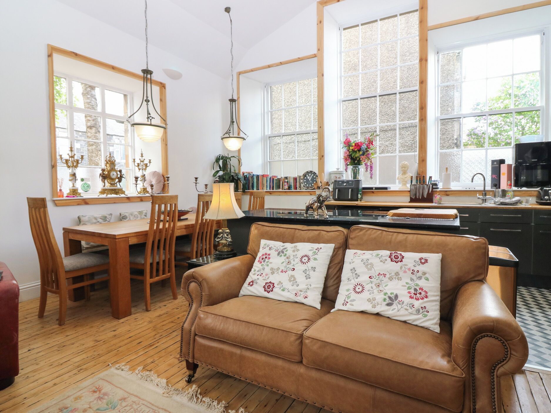 Luxury Old School, Pet Friendly, Character Holiday Cottage In Peebles - Peebles