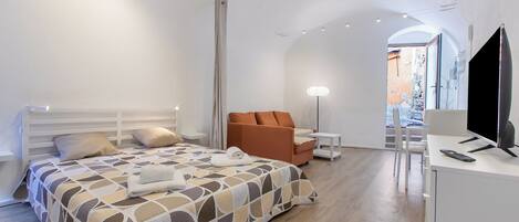 Free WiFi, bed sheets