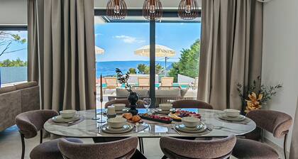 Villa Maria - Heated Pool, Sea & Mountain Views, Basketball & Badminton Court