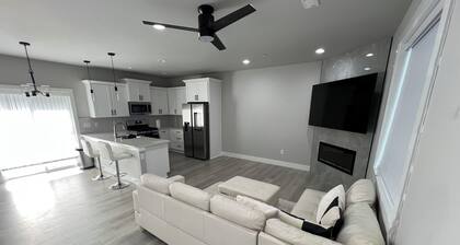 Perfect 3-bedroom townhome with AC in peaceful Richland