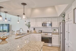 Private kitchen - Waterfront Townhome on Lake Conroe (Montgomery)