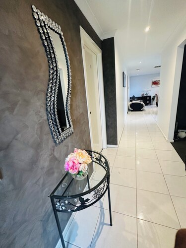 Peaceful corner retreat|Park Side | 3 Bed, 2 Bath