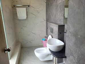 Bathroom - Hotel Royal Vilas (bharatpur)