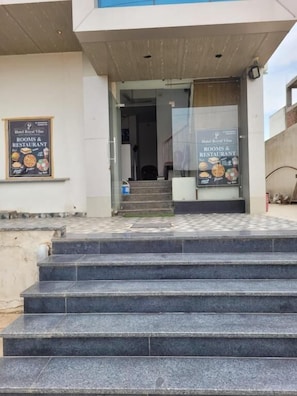 Exterior detail - Hotel Royal Vilas (bharatpur)