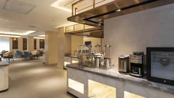 Free daily buffet breakfast