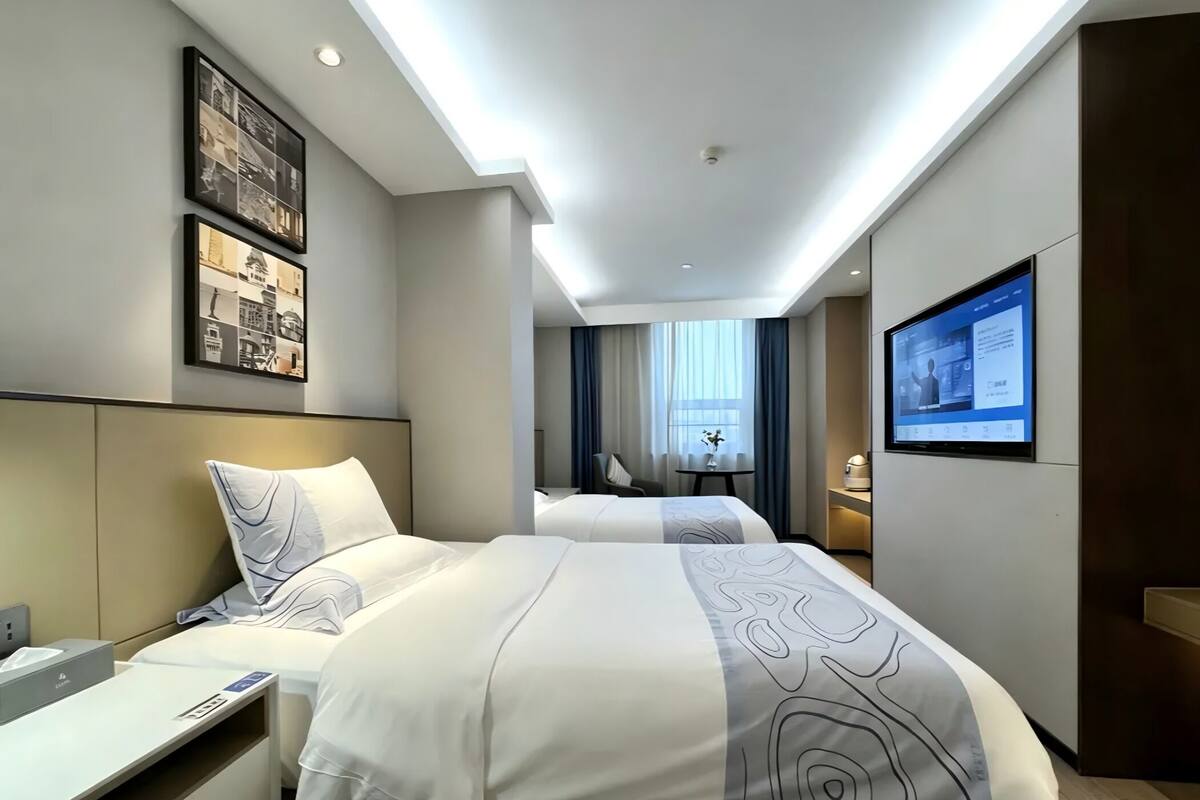 Superior Twin Room, City View