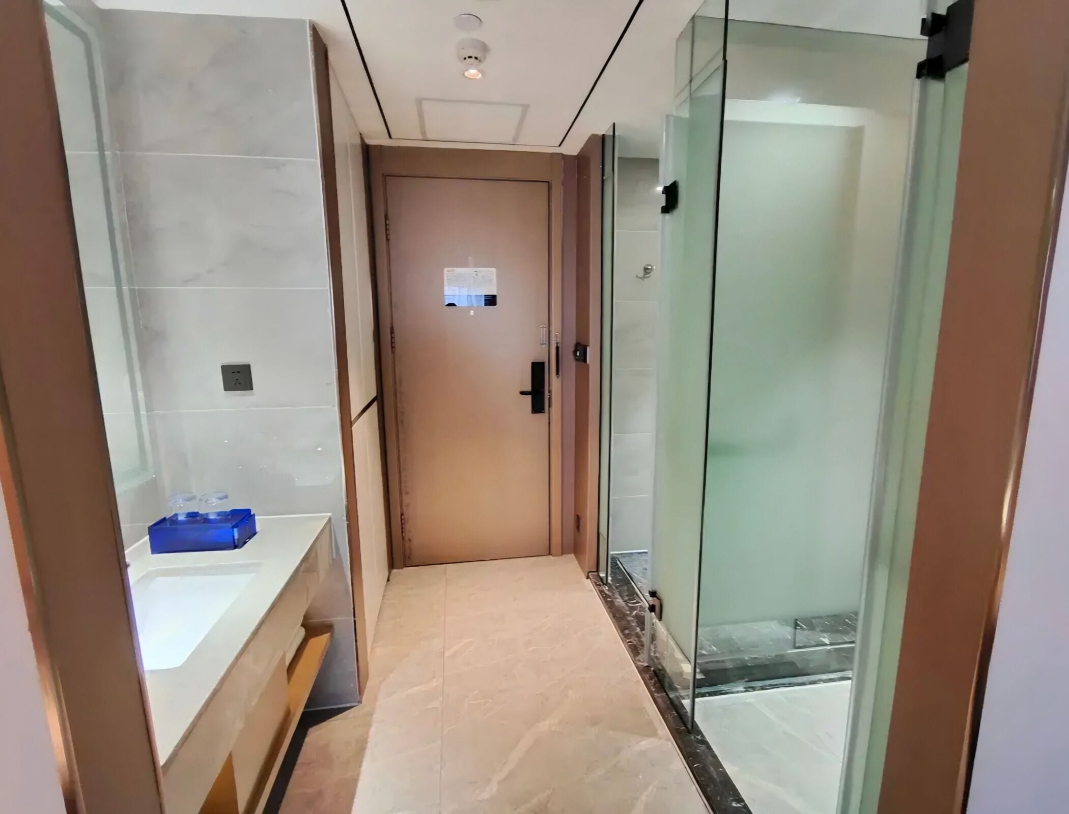 Superior Twin Room, City View | Bathroom