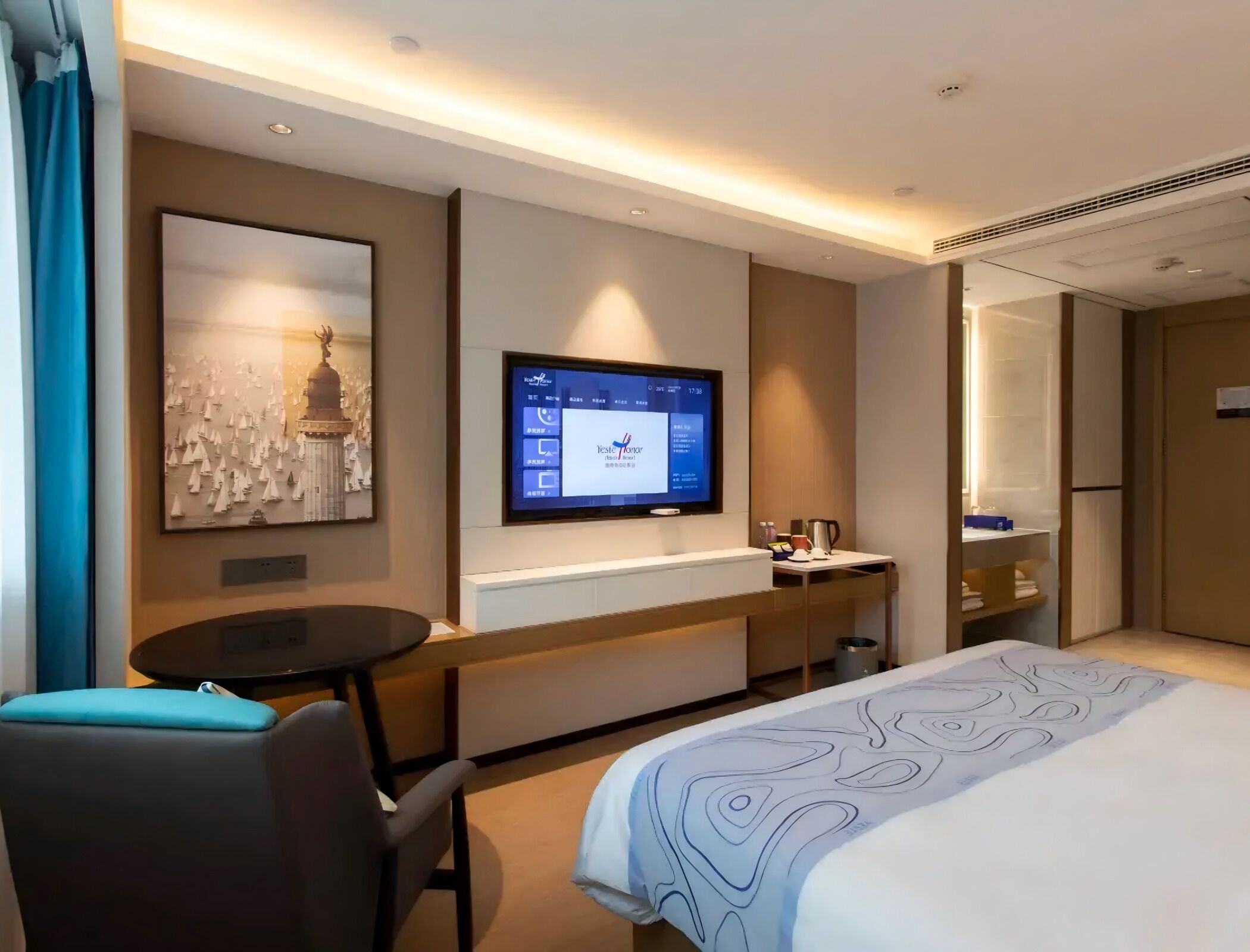 Habitación doble superior, vistas a la ciudad | Ropa de cama de alta calidad y escritorio