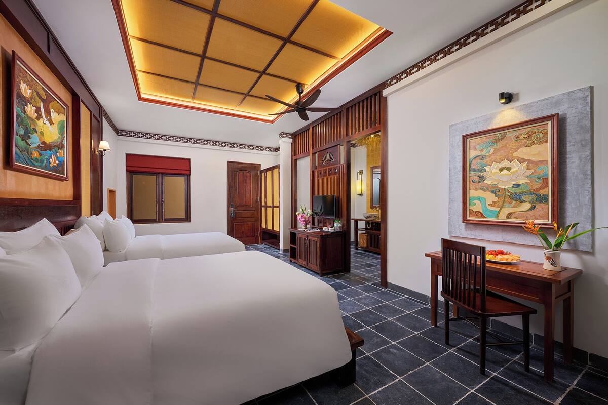Family Double Room | Hypo-allergenic bedding available, WiFi (free), bed sheets