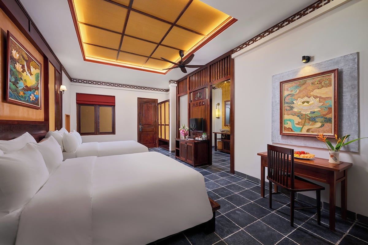 Family Double Room | Hypo-allergenic bedding available, WiFi (free), bed sheets