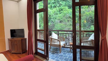 Deluxe Double Room | Hypo-allergenic bedding, free WiFi, bed sheets