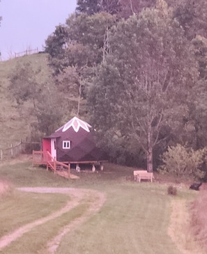 Exterior - Peaceful country rustic glamping cottage- stargazing and mountain views (Saltville)