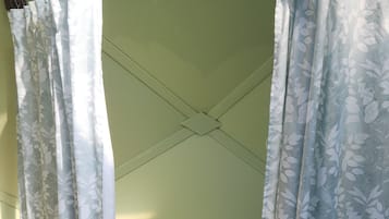 Toallas, jabón y papel higiénico