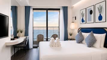 Estudio Deluxe, balcón, vistas a la playa | Ropa de cama de alta calidad, colchones viscoelásticos, caja fuerte