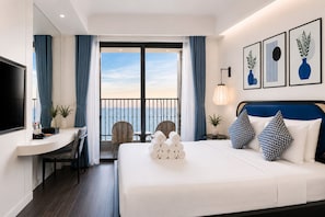 Estudi Deluxe, balcó, vistes a la platja | Roba de llit d'alta qualitat i matalassos d'escuma viscoelàstica 